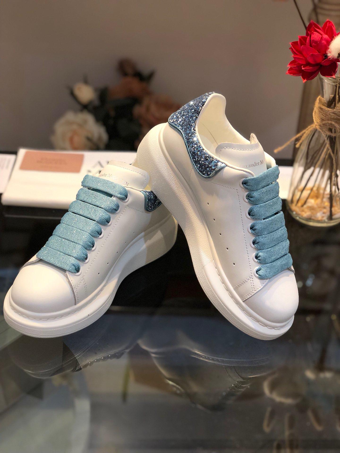 Alexander McQueen Fahion Sneaker White and sky blue glitter heel MS100044