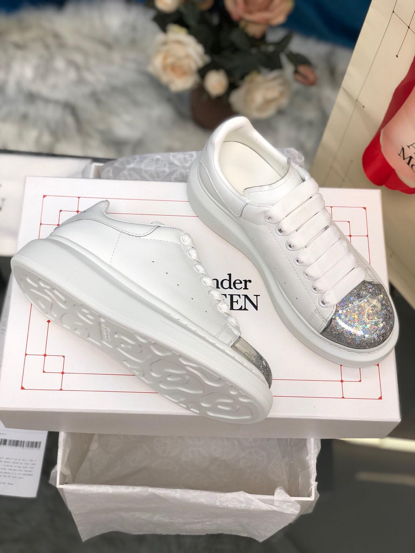 Alexander McQueen Fahion Sneaker White and silver toe MS100031