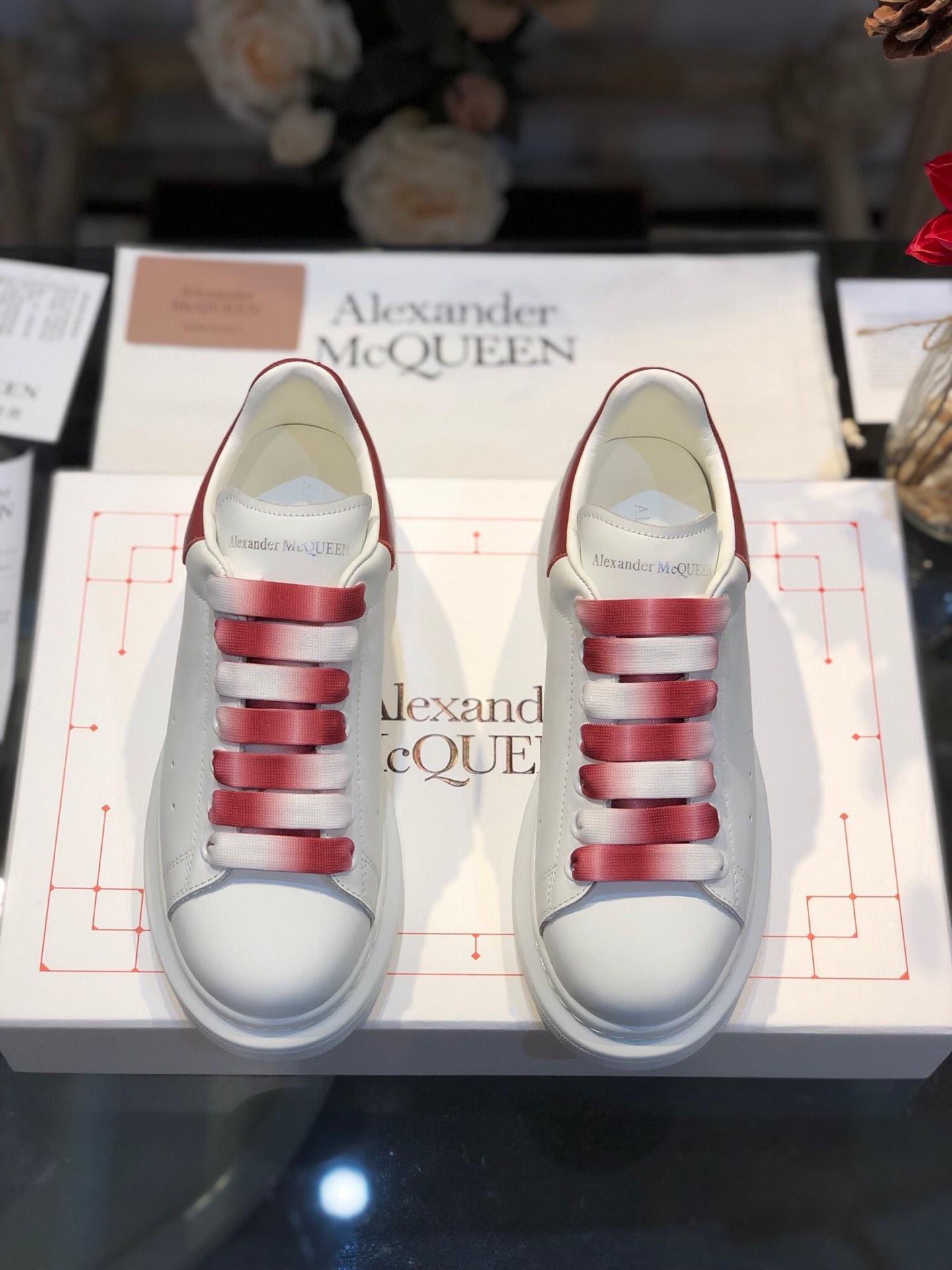 Alexander McQueen Fahion Sneaker White and red heel MS100047