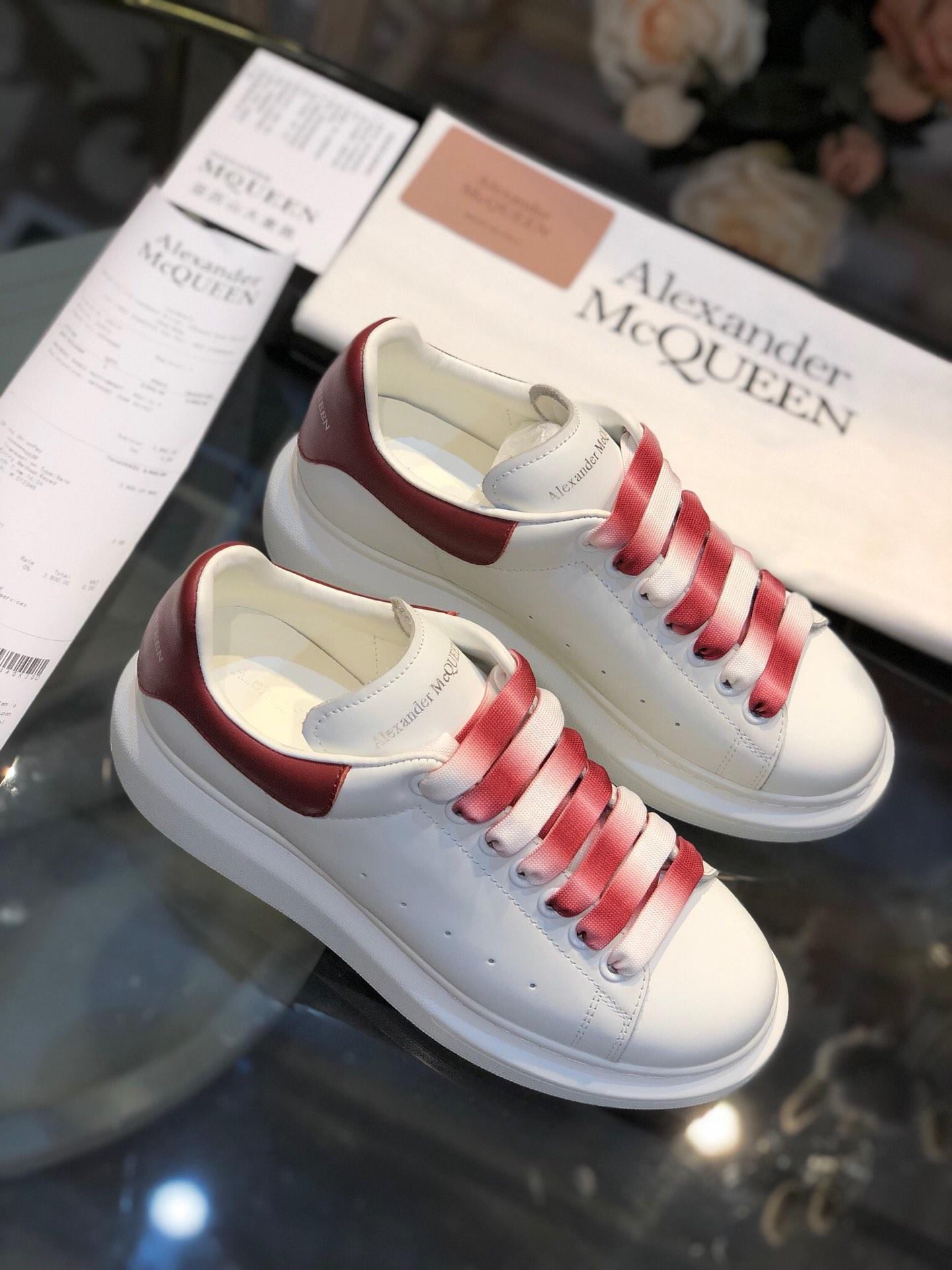 Alexander McQueen Fahion Sneaker White and red heel MS100047