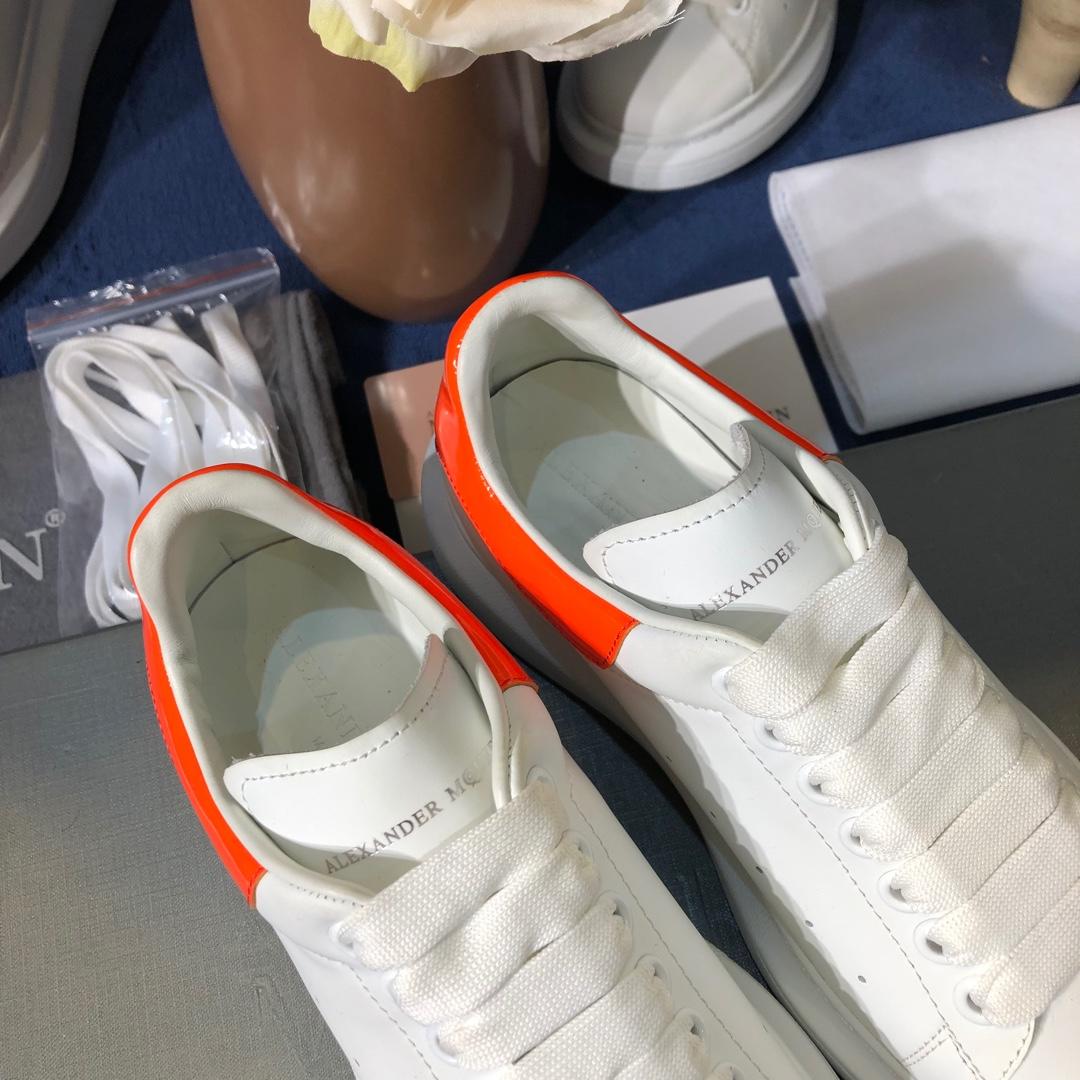 Alexander McQueen Fahion Sneaker White and orange heel MS100100