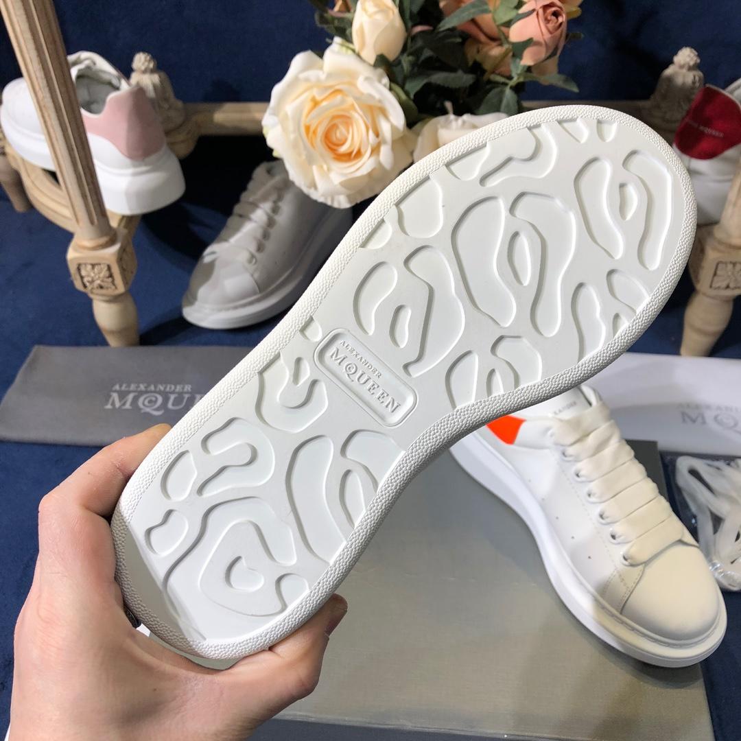 Alexander McQueen Fahion Sneaker White and orange heel MS100100