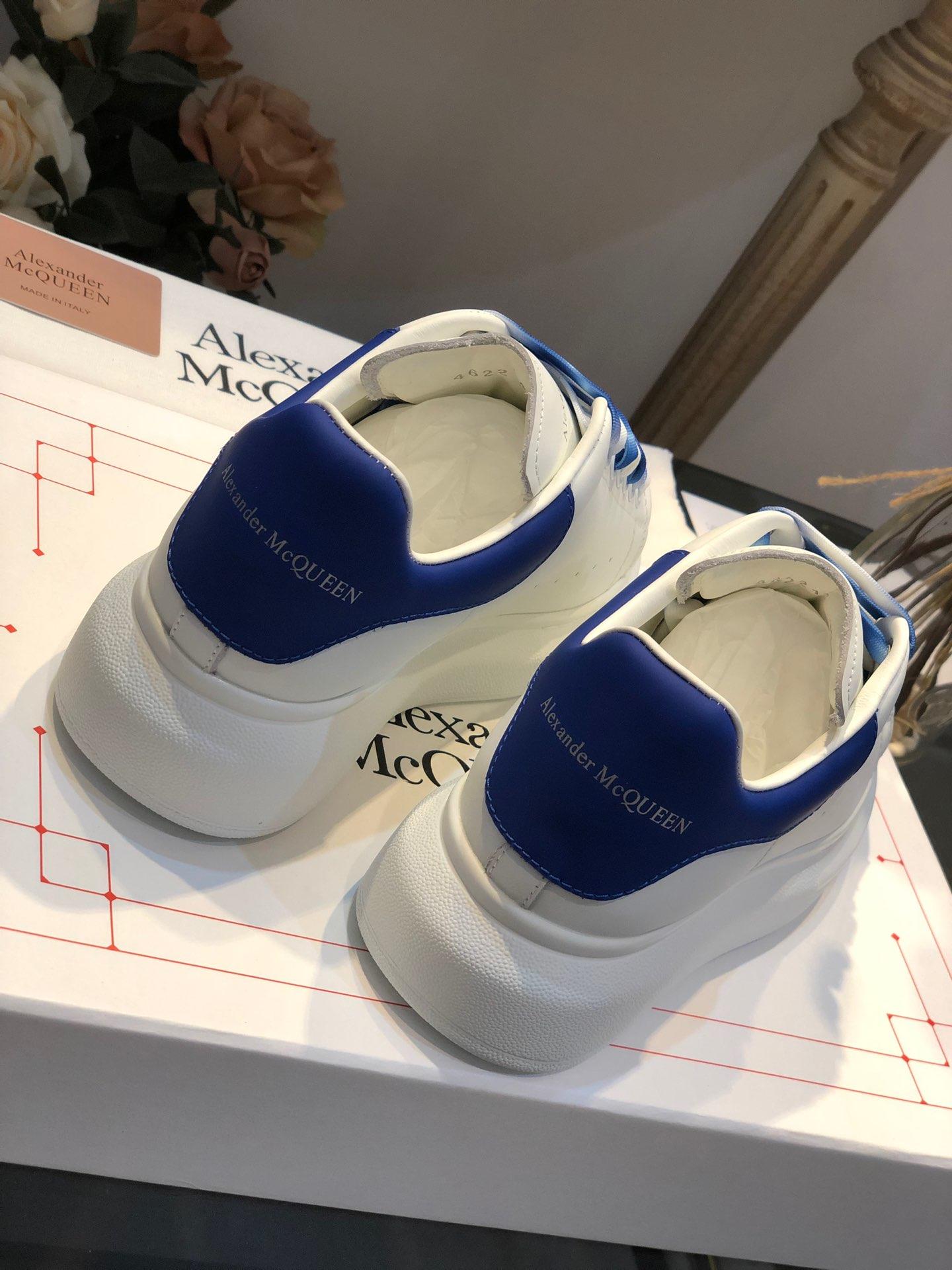 Alexander McQueen Fahion Sneaker White and Navy Heels MS100050