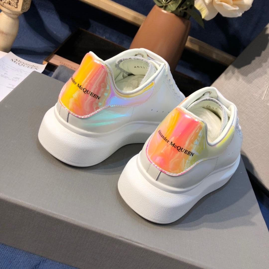 Alexander McQueen Fahion Sneaker White and colorful heel MS100060