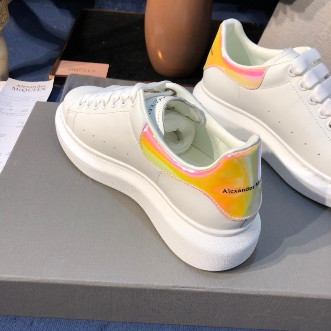 Alexander McQueen Fahion Sneaker White and colorful heel MS100060