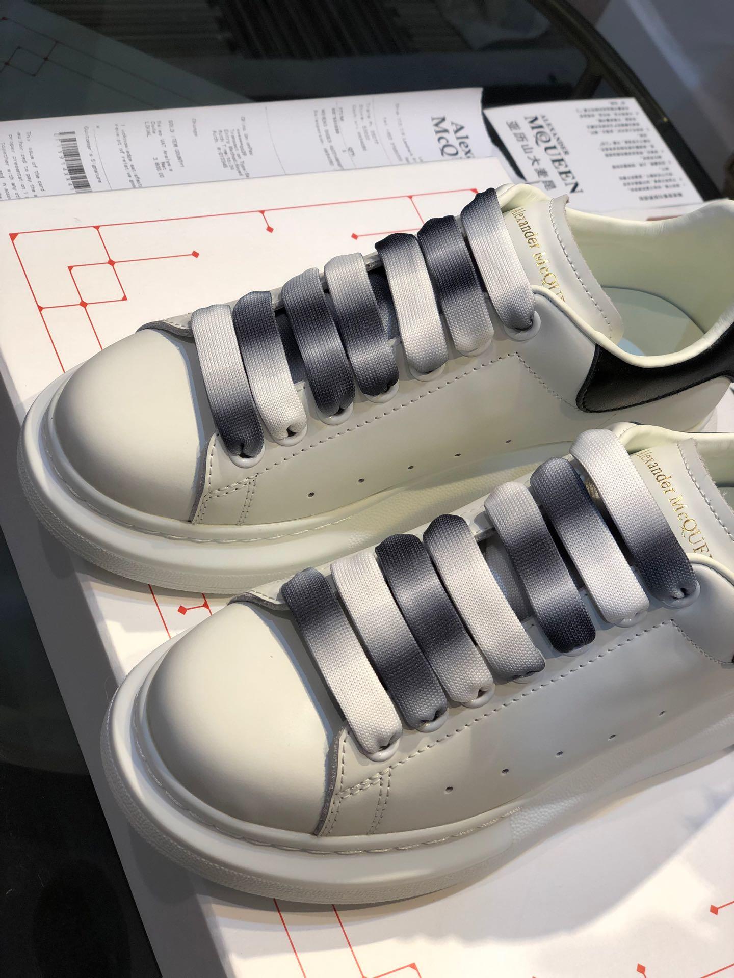 Alexander McQueen Fahion Sneaker White and black heel MS100046