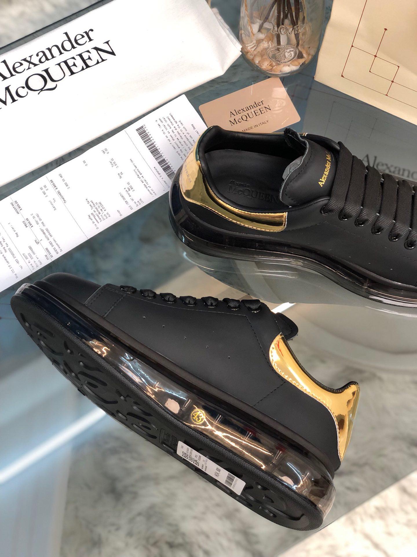 Alexander McQueen Fahion Sneaker Black and golden heel with transparent sole MS100028