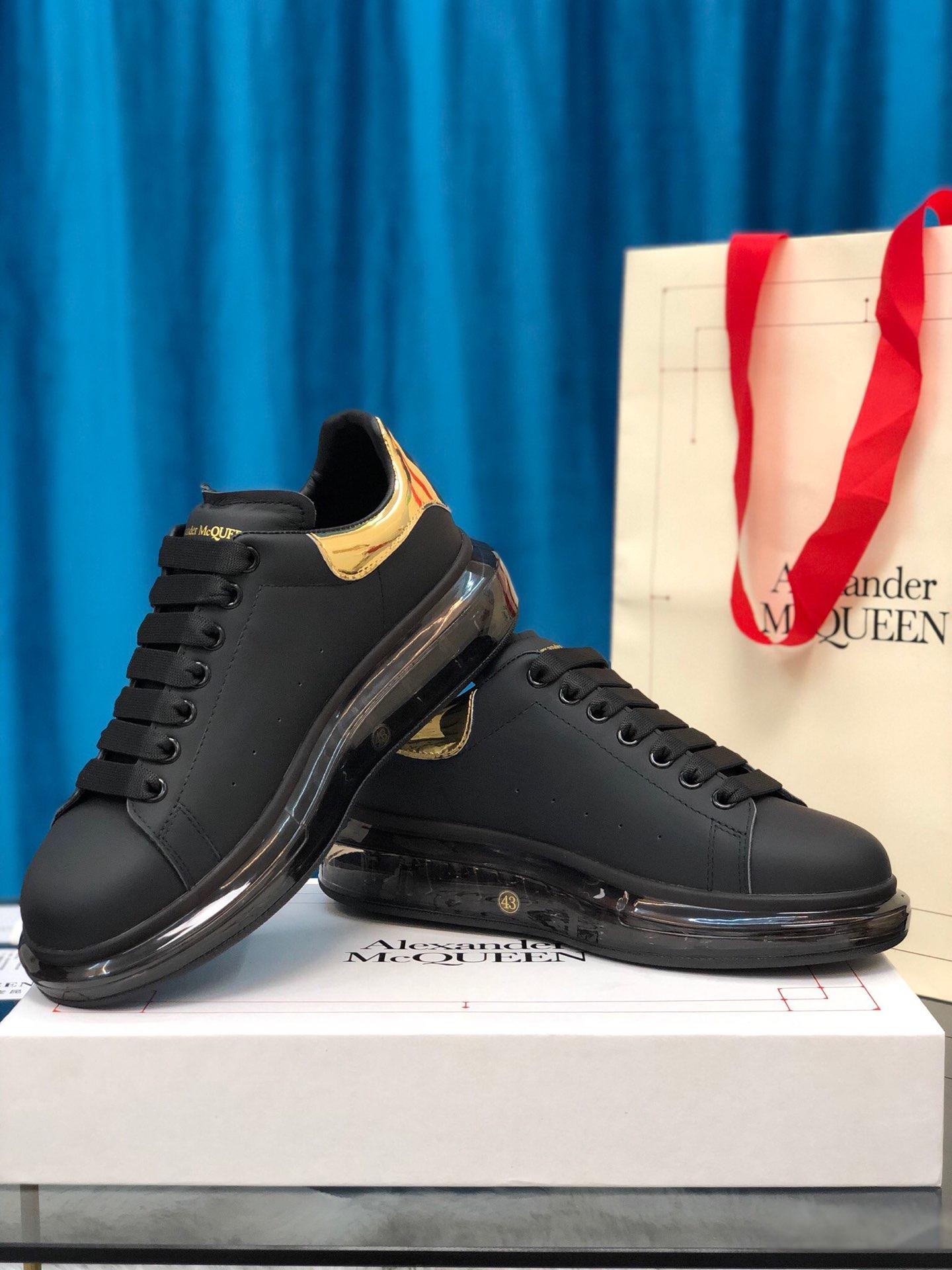 Alexander McQueen Fahion Sneaker Black and golden heel with transparent sole MS100028