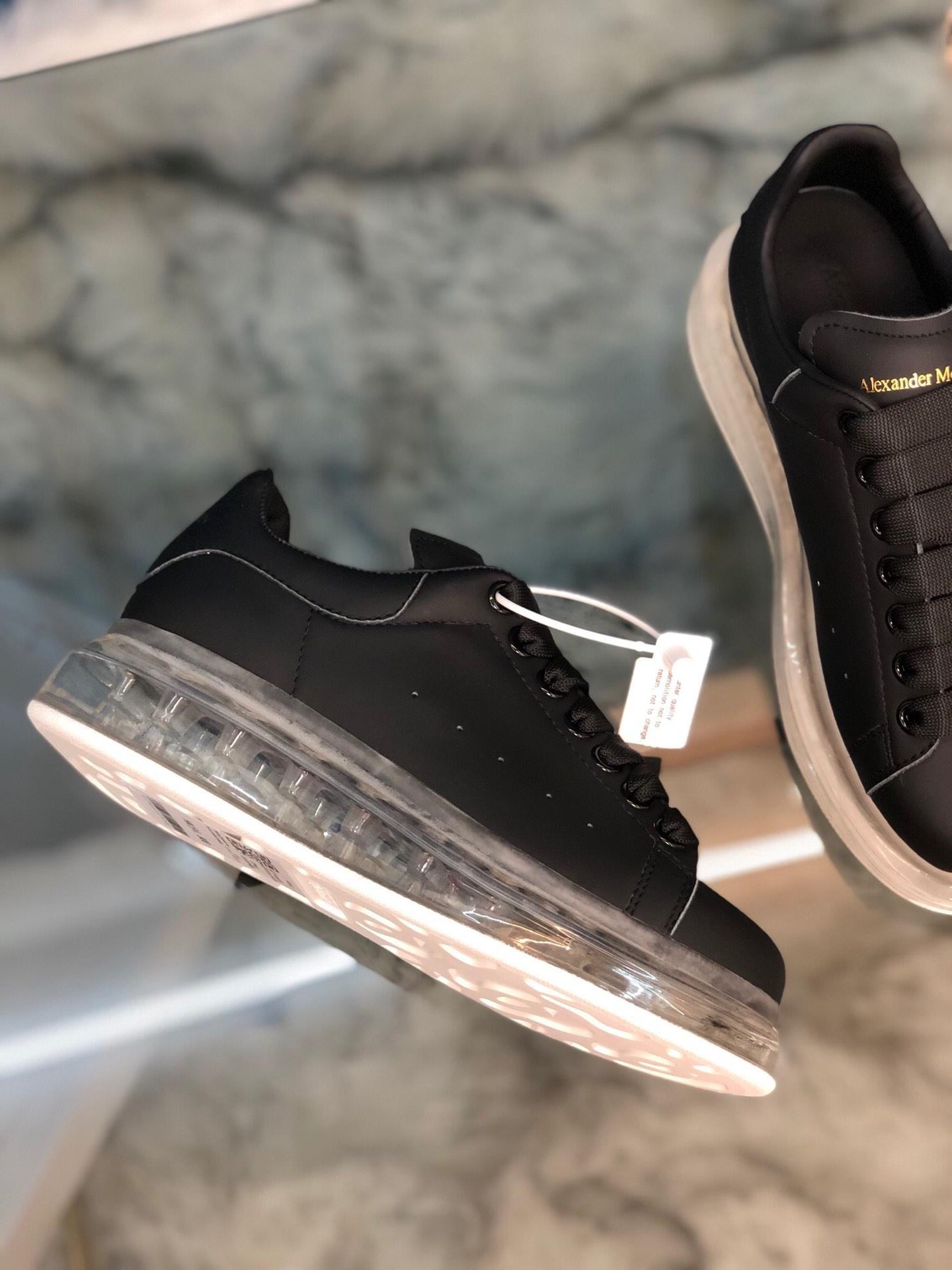Alexander McQueen  Fahion Sneakers Black and transparent sole MS100018