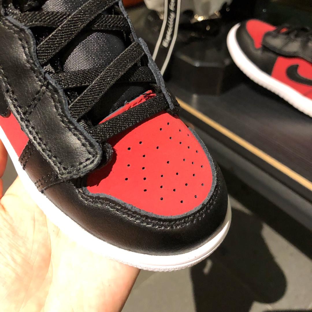 Air Jordan 1 Mid Perfect Quality Sneaker BS01013