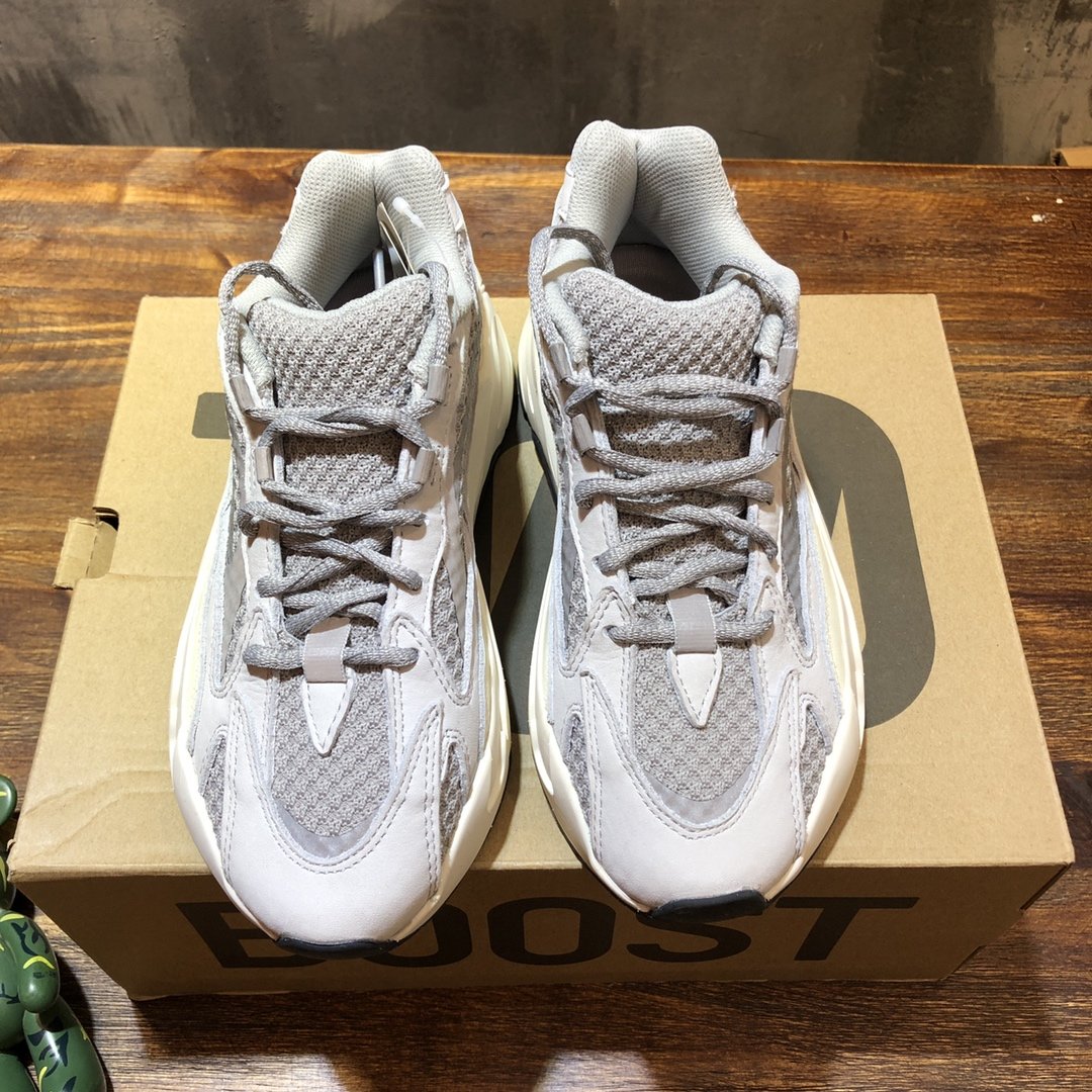 Adidas Yeezy Boost 700 V2 Static Sneaker JP02441