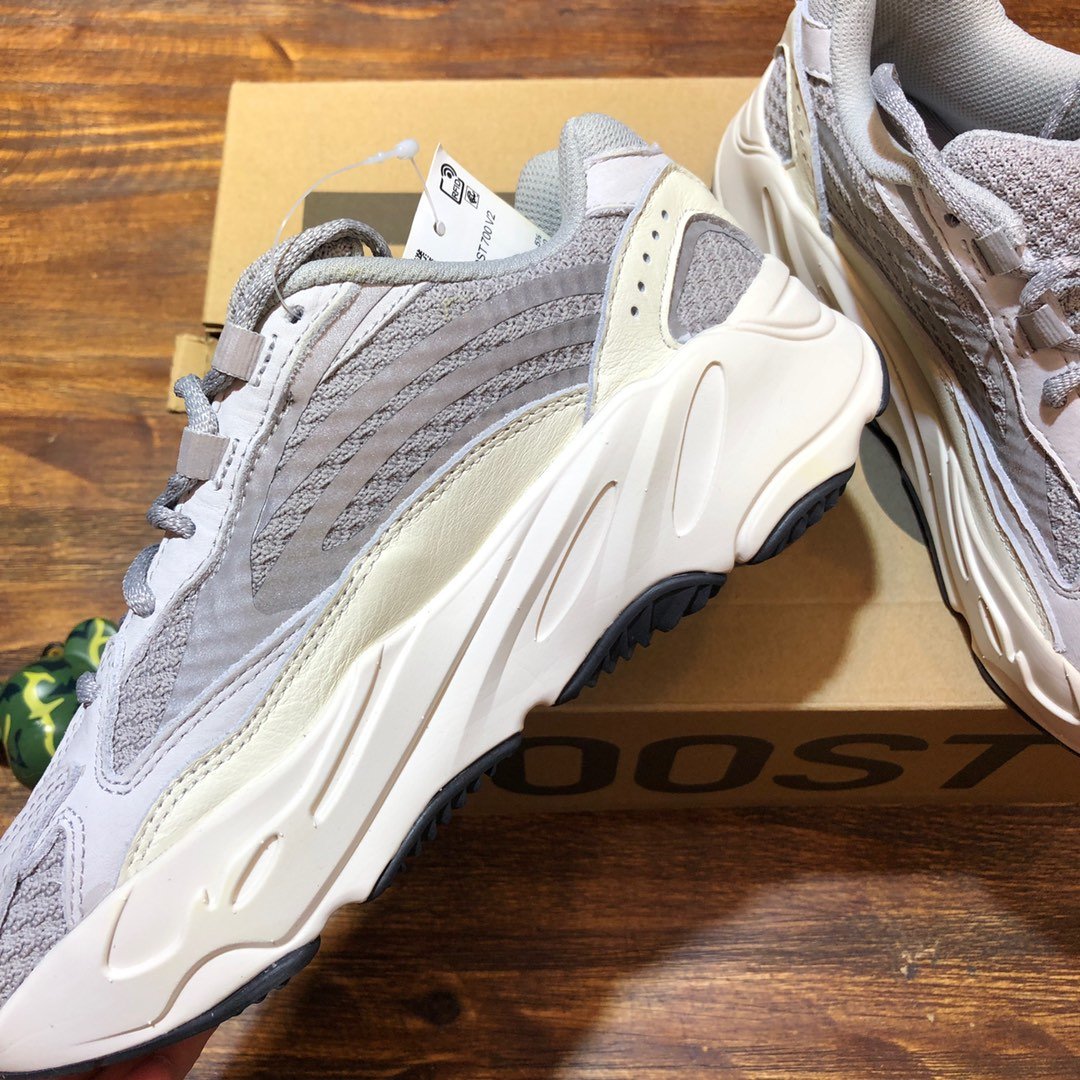 Adidas Yeezy Boost 700 V2 Static Sneaker JP02441