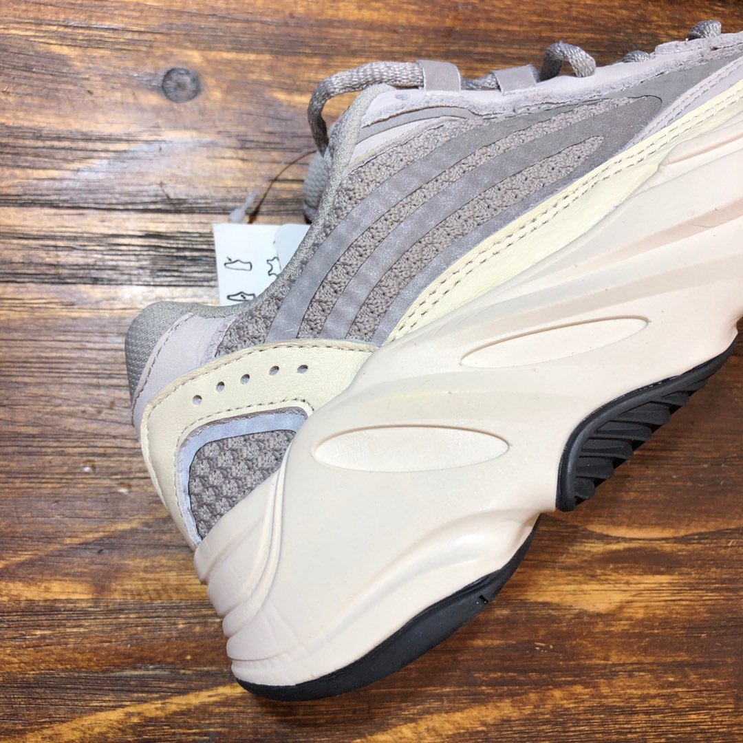 Adidas Yeezy Boost 700 V2 Static Sneaker JP02441