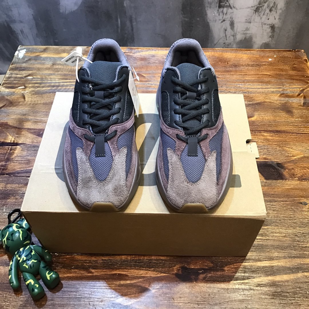 Adidas Yeezy Boost 700 V2 Salt Sneaker JP02448