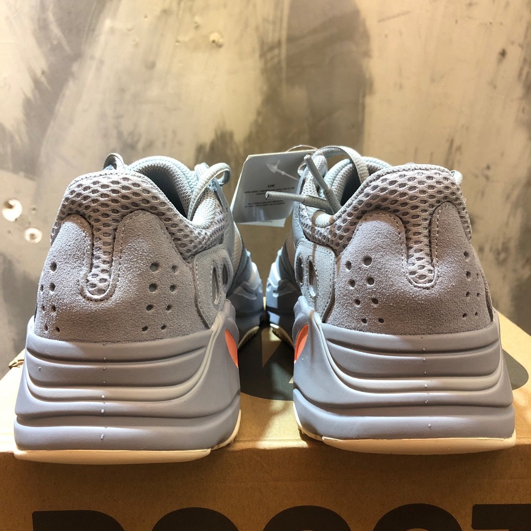Adidas Yeezy Boost 700 V2 Salt Sneaker JP02447