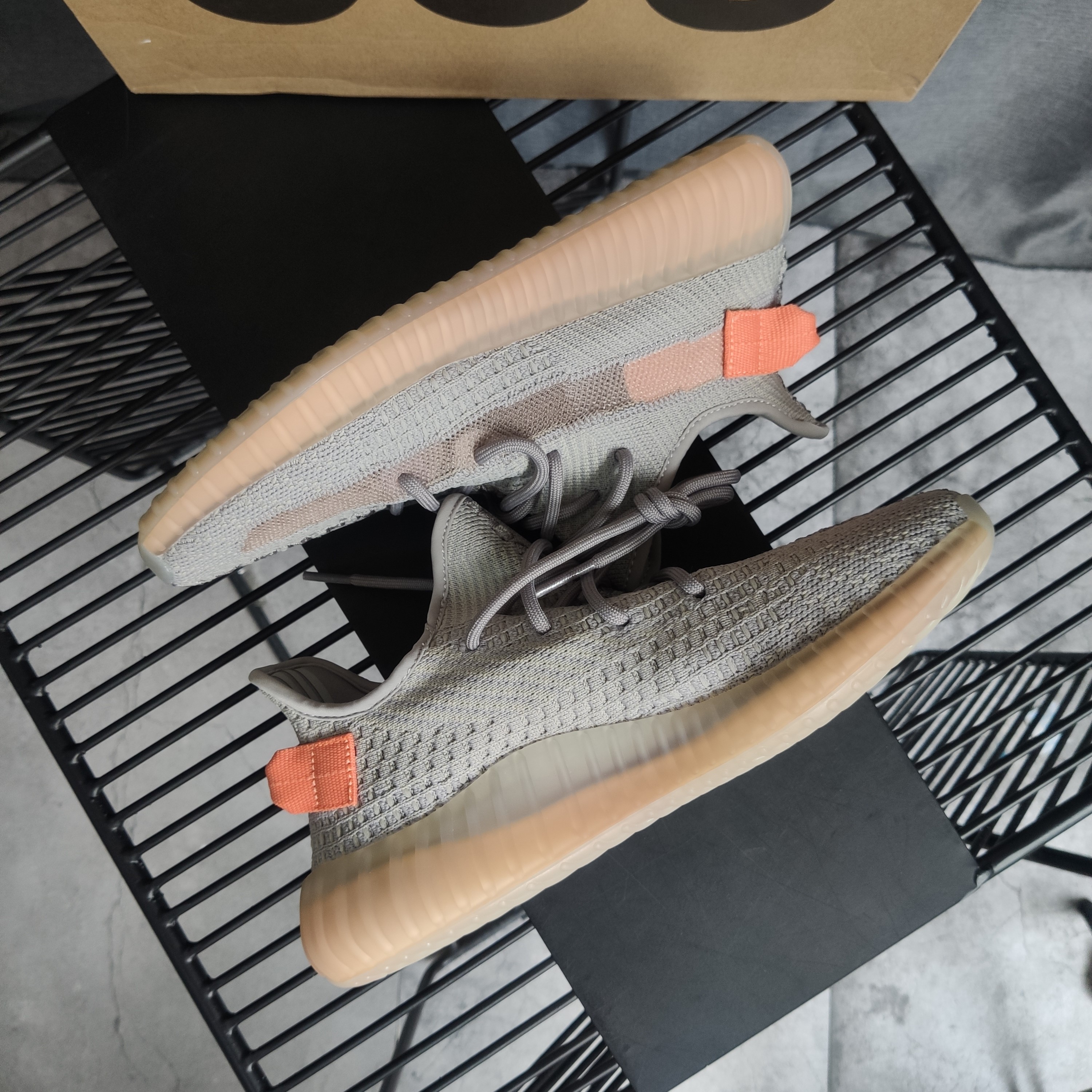 Adidas Yeezy Boost 350 V2 kanye West Trfrm Perfect Quality Sneakers MS09216 Updated in 2019.05.25
