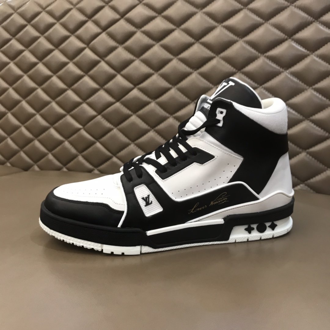 Louis Vuitton High-top High Quality Sneakers White and black leather details with black sole MS021111