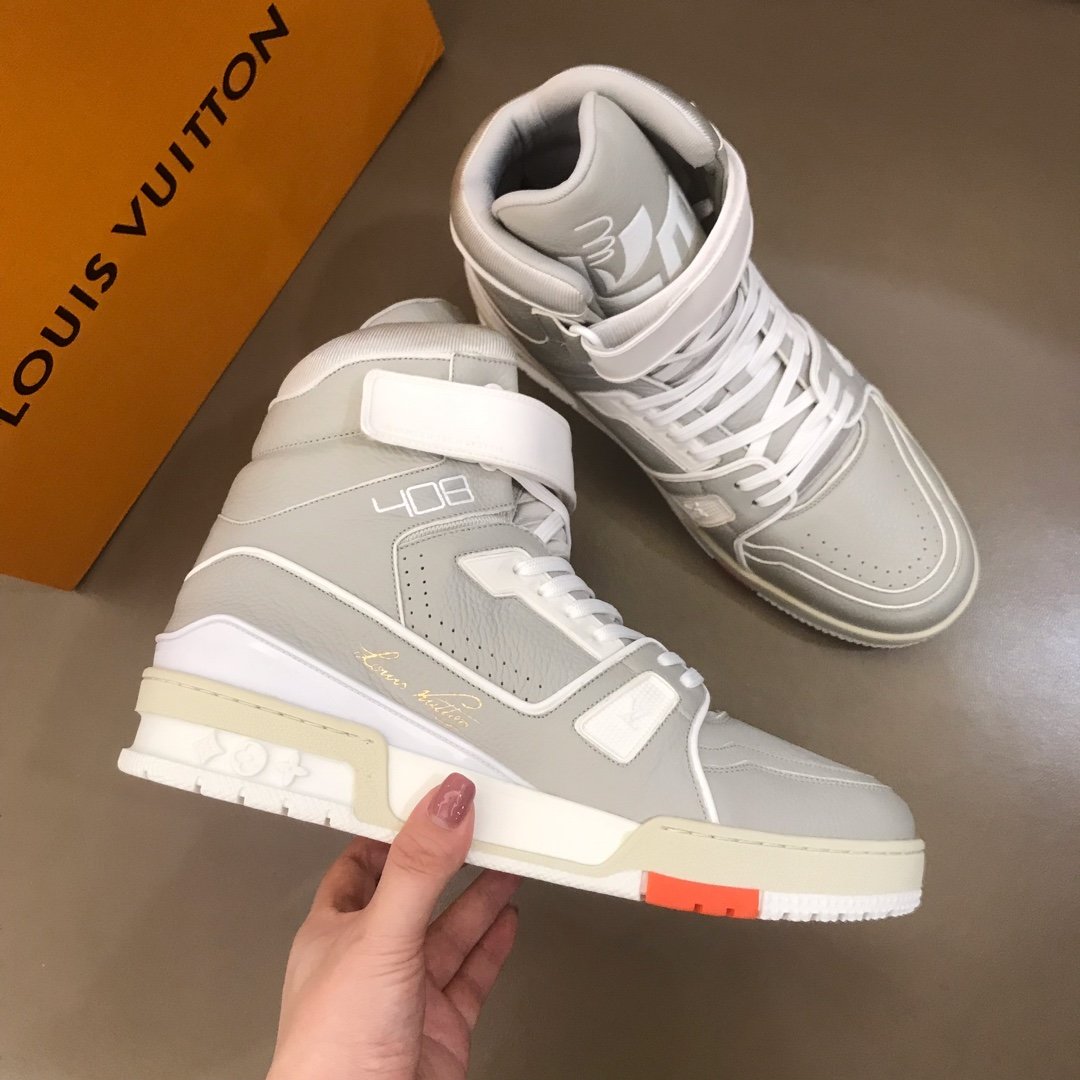 Louis Vuitton High Quality Sneakers Grey and white leather details with white sole MS021113