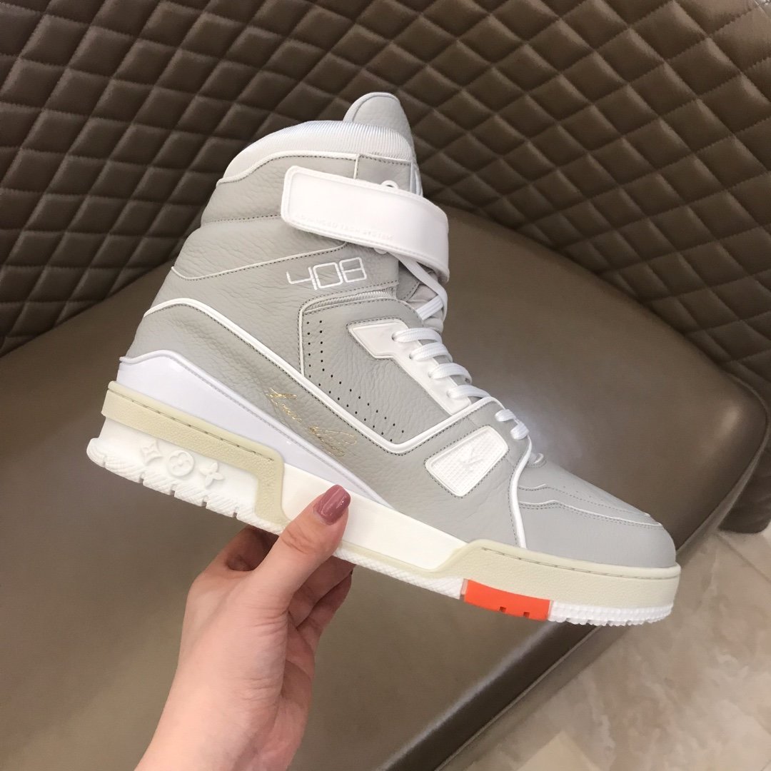 Louis Vuitton High Quality Sneakers Grey and white leather details with white sole MS021113