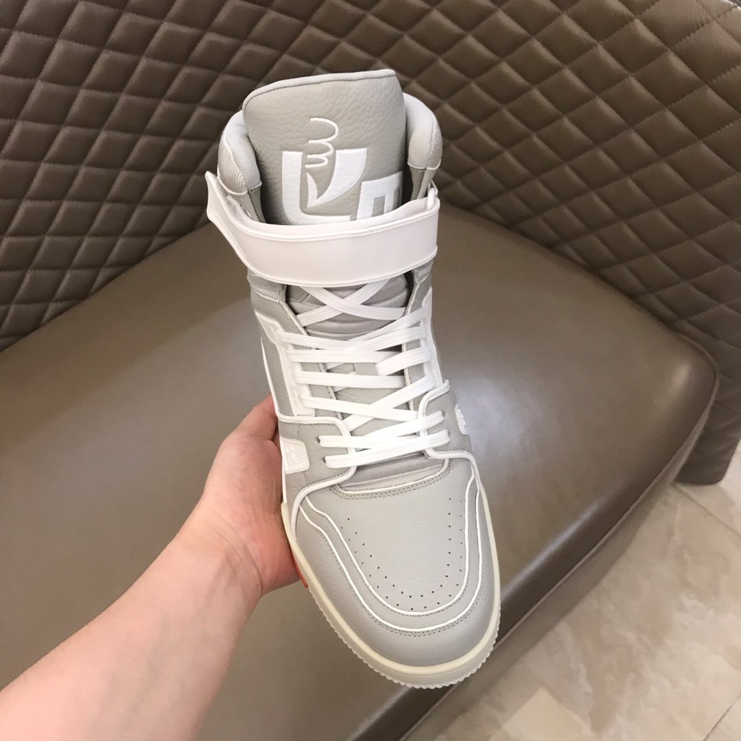 Louis Vuitton High Quality Sneakers Grey and white leather details with white sole MS021113