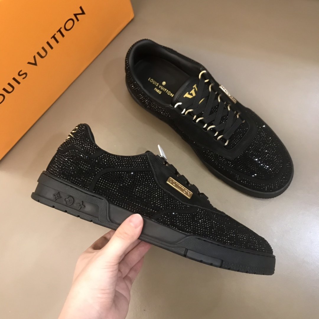 Louis Vuitton High Quality Sneakers Black and masonry with black sole MS021107