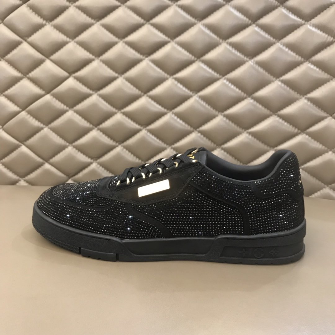 Louis Vuitton High Quality Sneakers Black and masonry with black sole MS021107