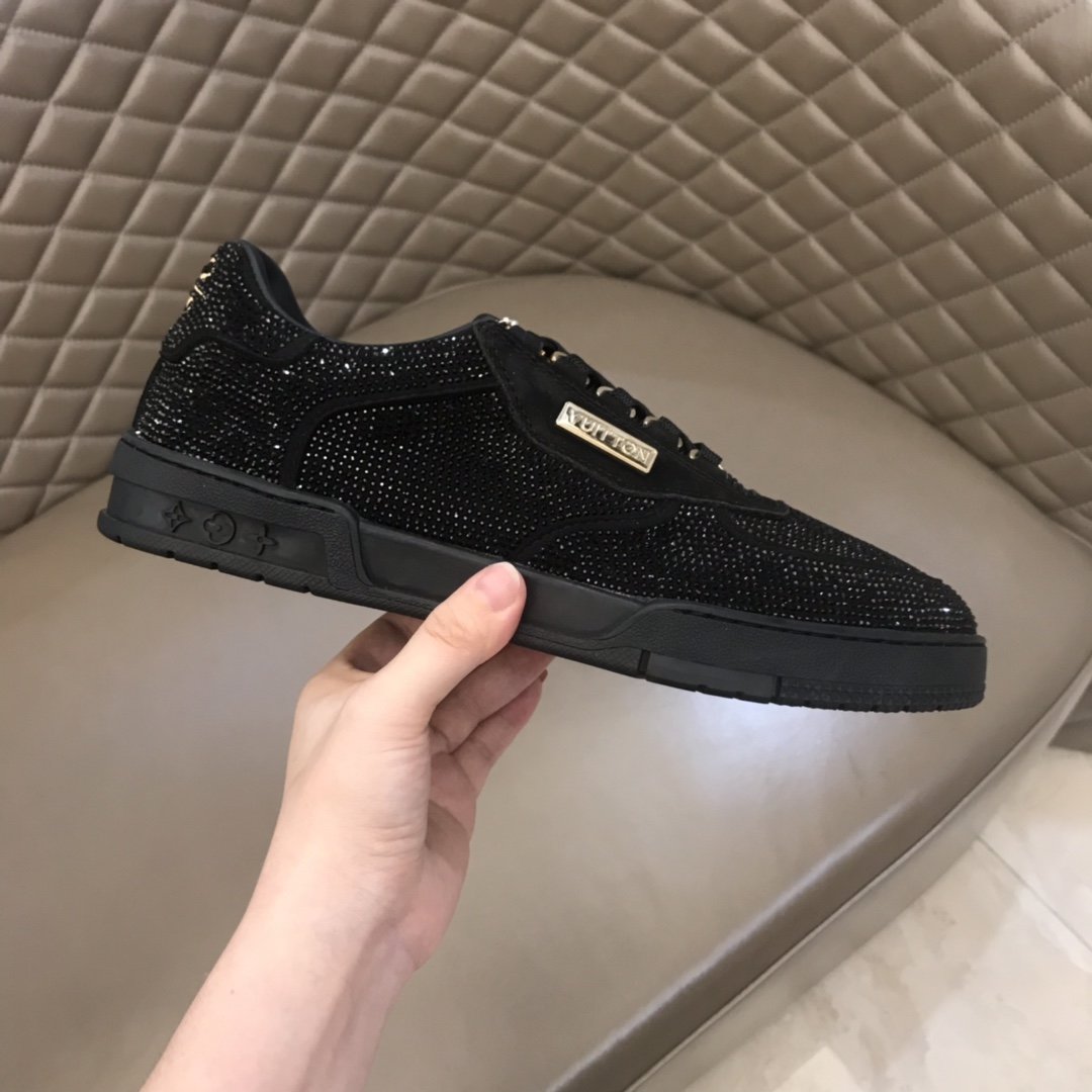 Louis Vuitton High Quality Sneakers Black and masonry with black sole MS021107