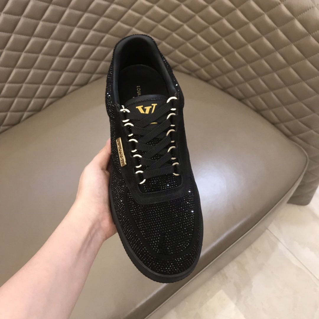 Louis Vuitton High Quality Sneakers Black and masonry with black sole MS021107