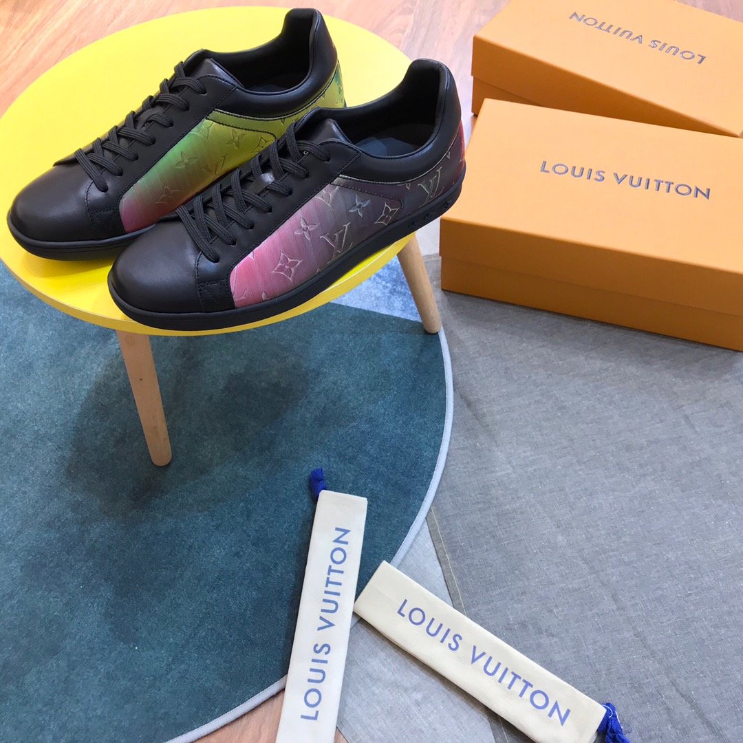 Louis Vuitton High Quality Sneakers Black and iridescent dip canvas with black sole MS021104