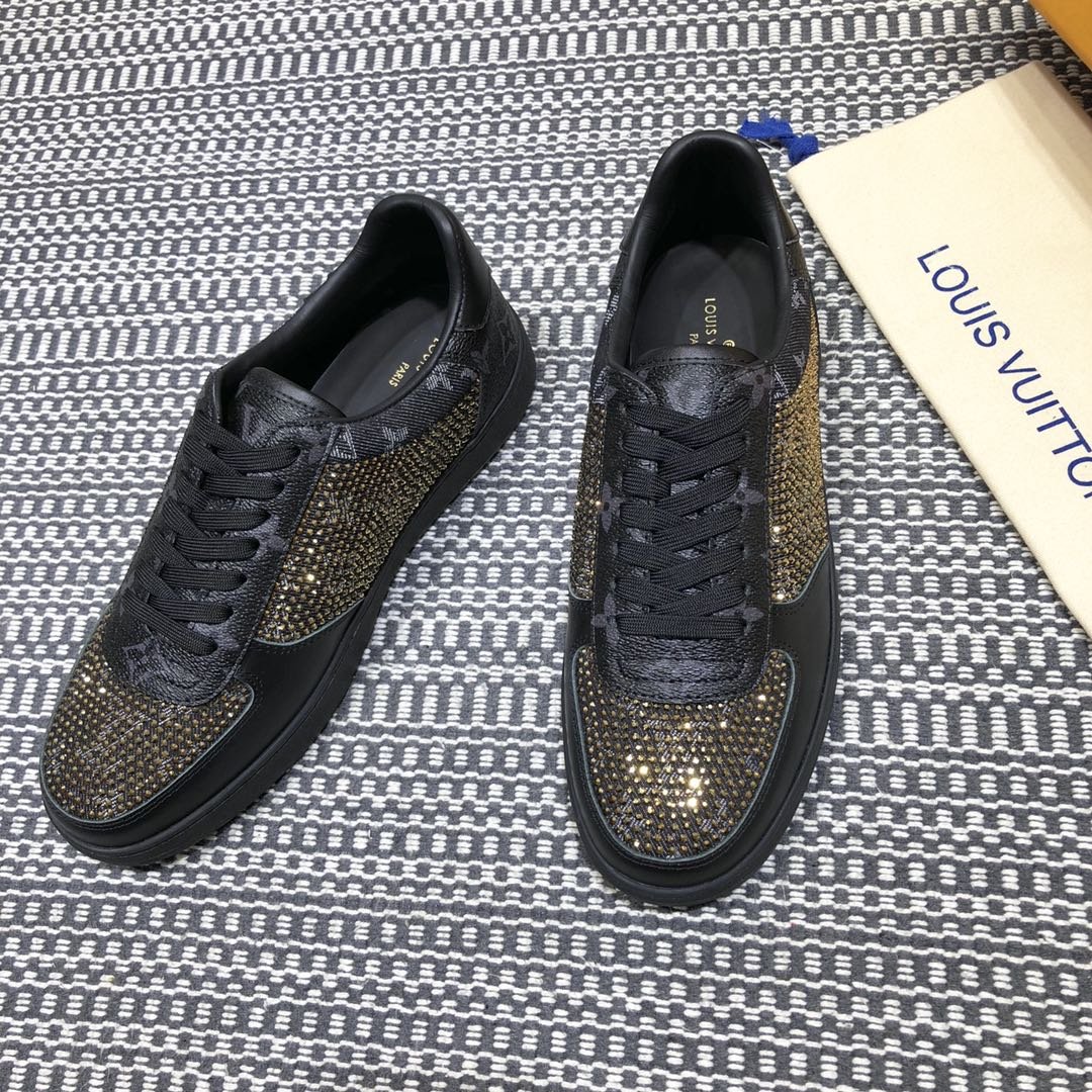 Louis Vuitton High Quality Sneakers Black and gold masonry with black sole MS021102