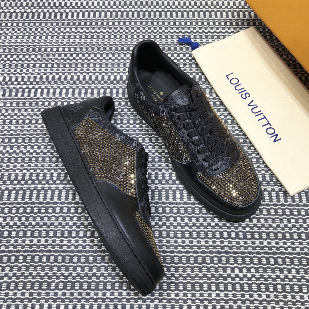 Louis Vuitton High Quality Sneakers Black and gold masonry with black sole MS021102