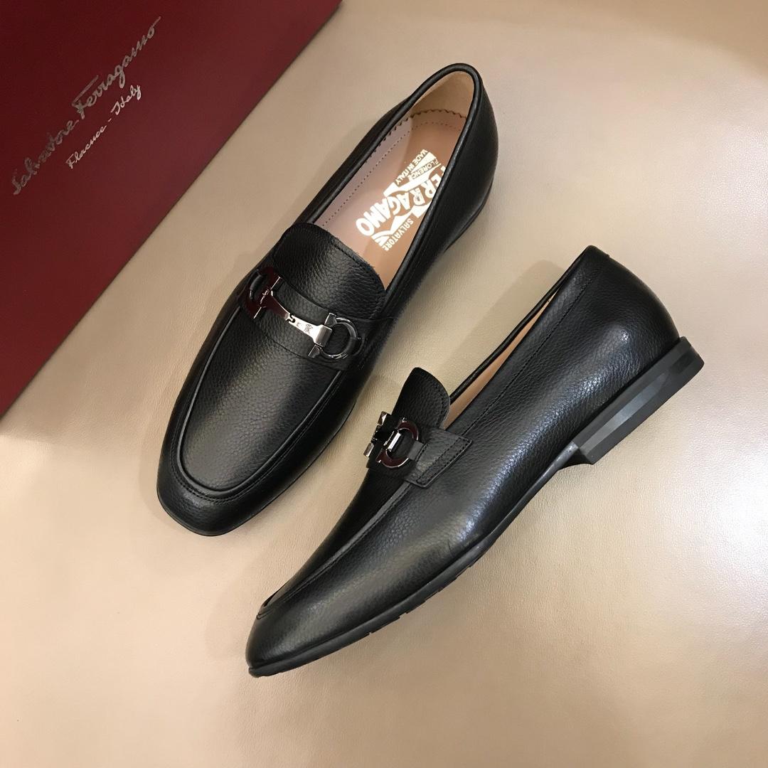 Salvatore Ferragamo Black leather Fashion Perfect Quality Loafers With Sliver Buckle MS02993