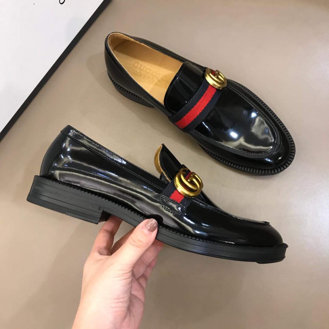 Gucci Leather loafer with GG Web MS02655