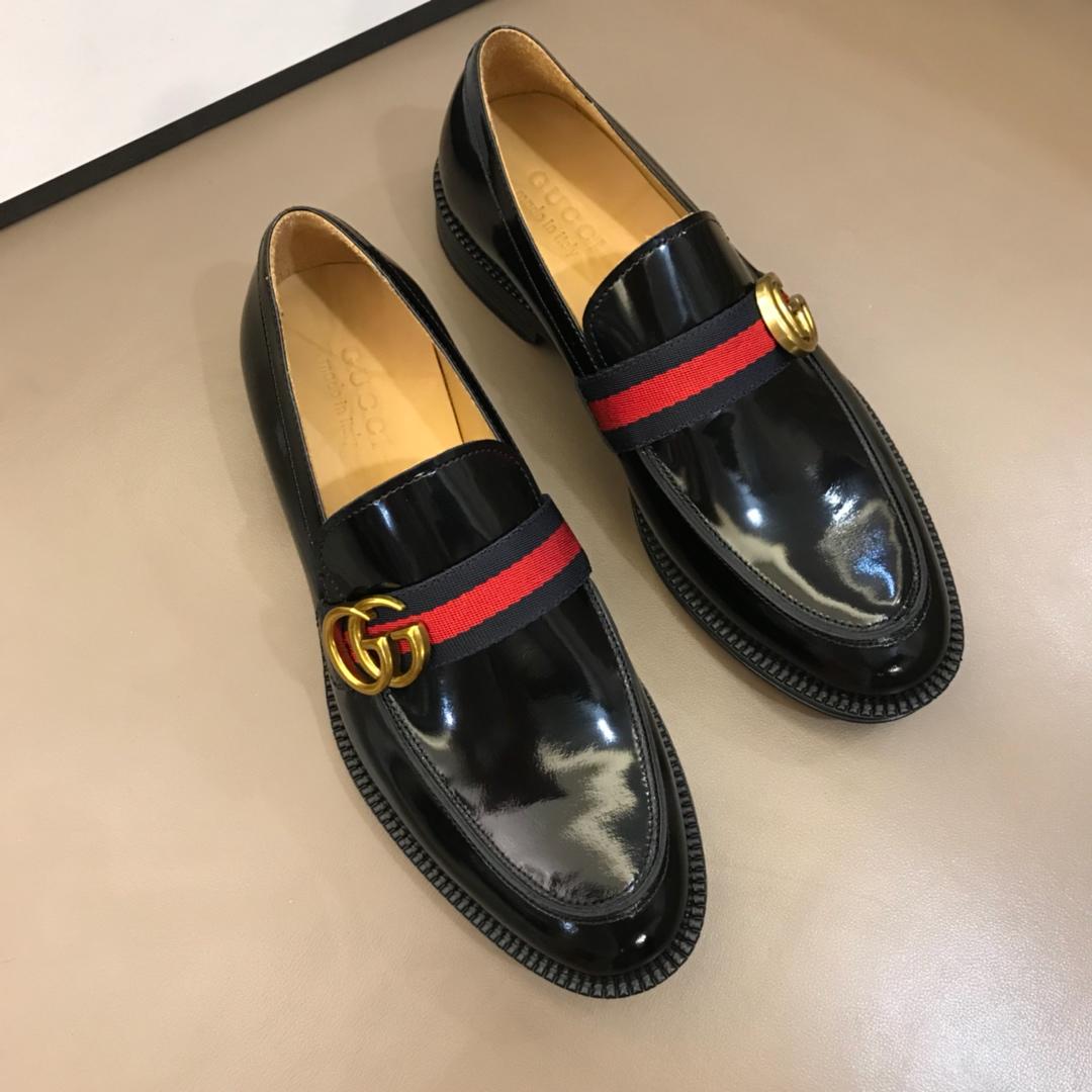 Gucci Leather loafer with GG Web MS02655