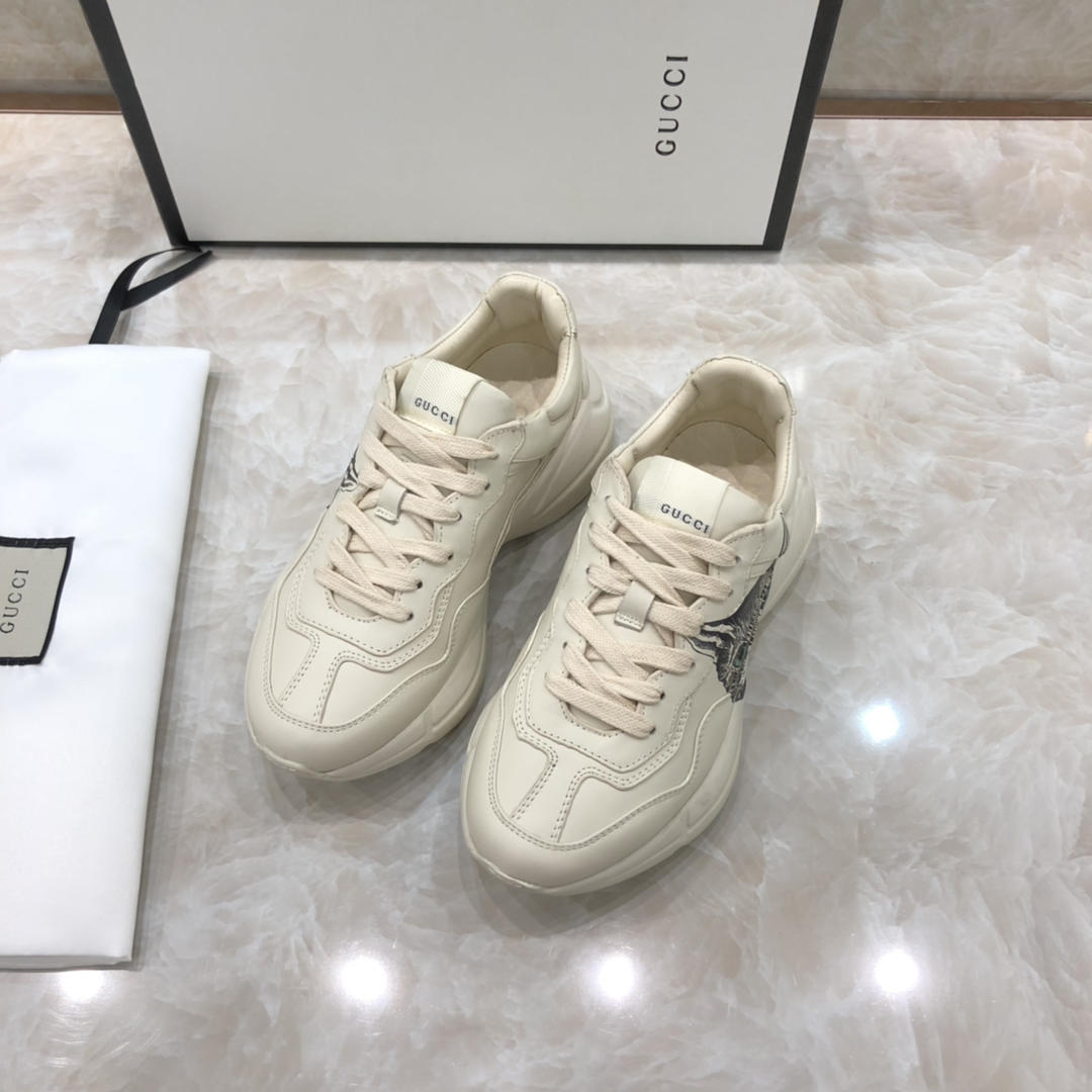 Gucci Fashion Sneakers White and kitten print with white rubber sole MS07633