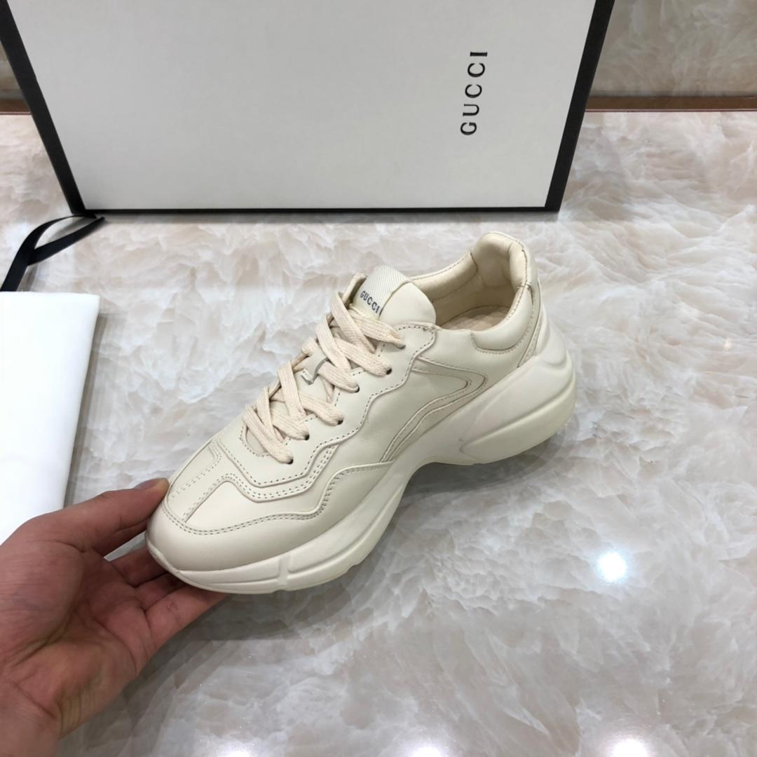 Gucci Fashion Sneakers White and kitten print with white rubber sole MS07633