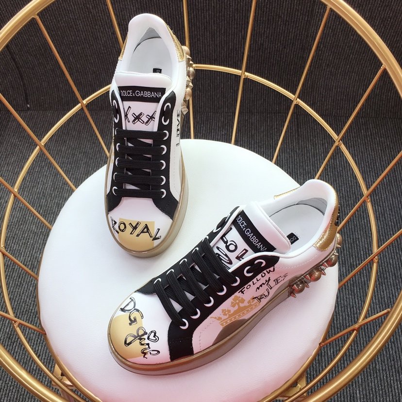 Dolce & Gabbana White and heart motif print with gold sole Sneakers MS110023