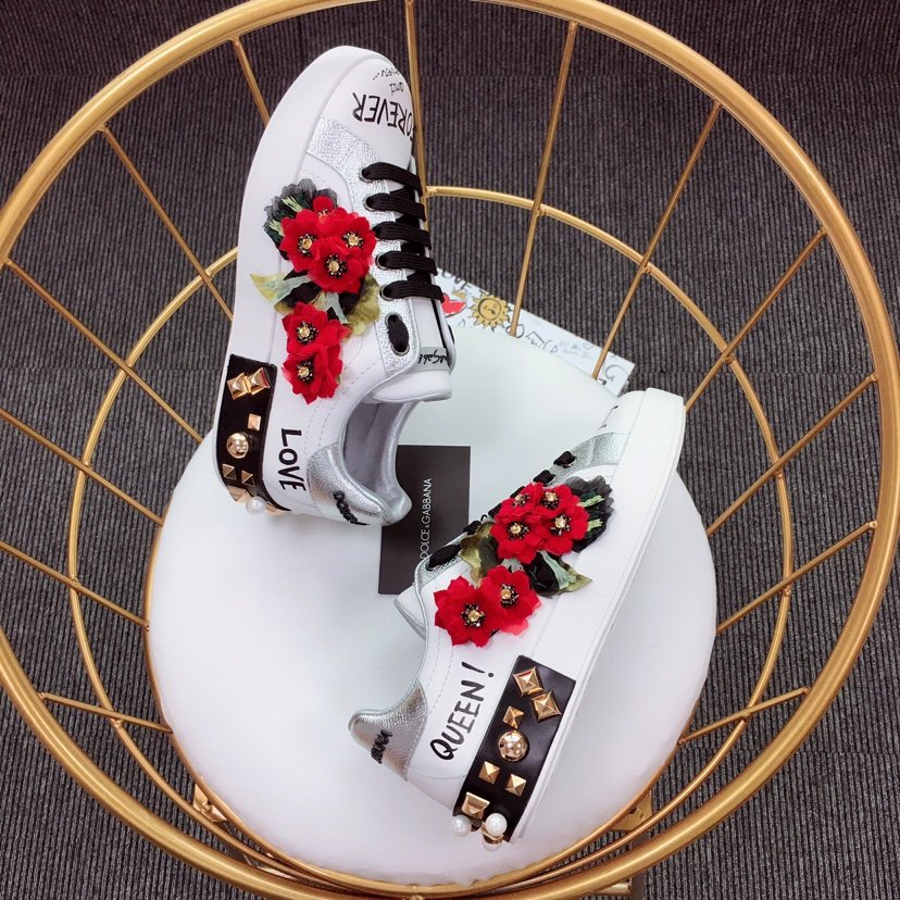 Dolce & Gabbana White and flower patch with white sole Sneakers MS110003