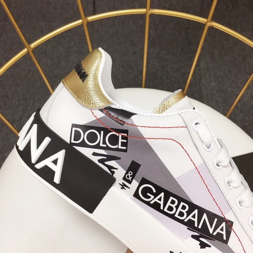 Dolce & Gabbana White and Dolce & Gabbana themed print with white stars sole Sneakers MS110050