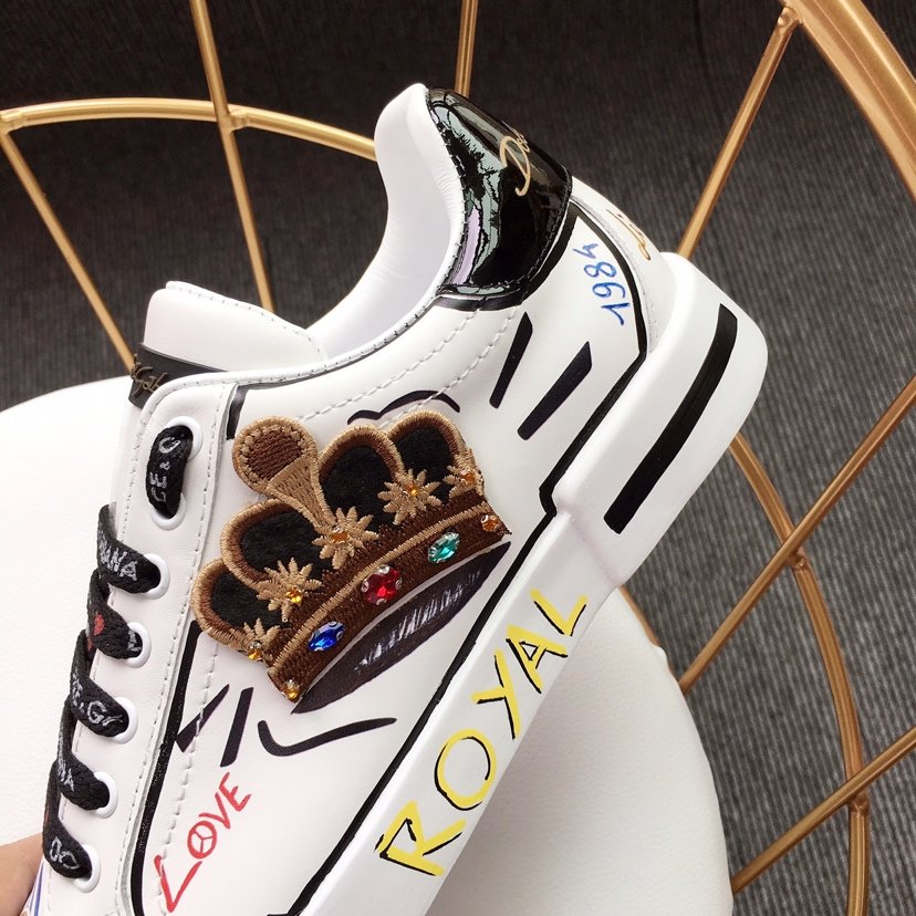 Dolce & Gabbana White and crown patches with white sole Sneakers MS110004