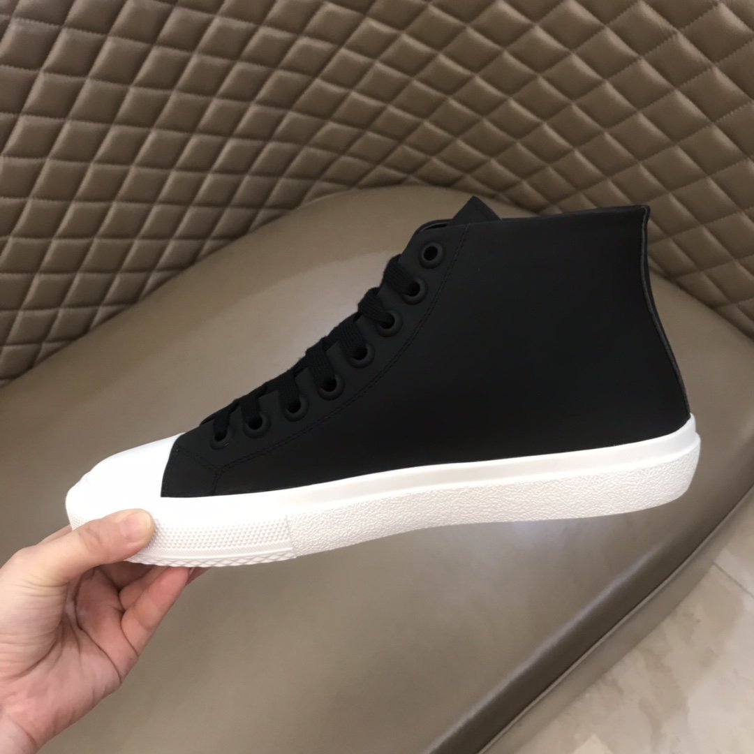 Burberry High-top High Quality Sneakers Black and White rubber sole MS021035