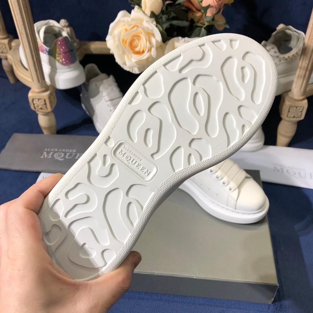 Alexander McQueen Fahion Sneaker White and purple suede heels MS100074