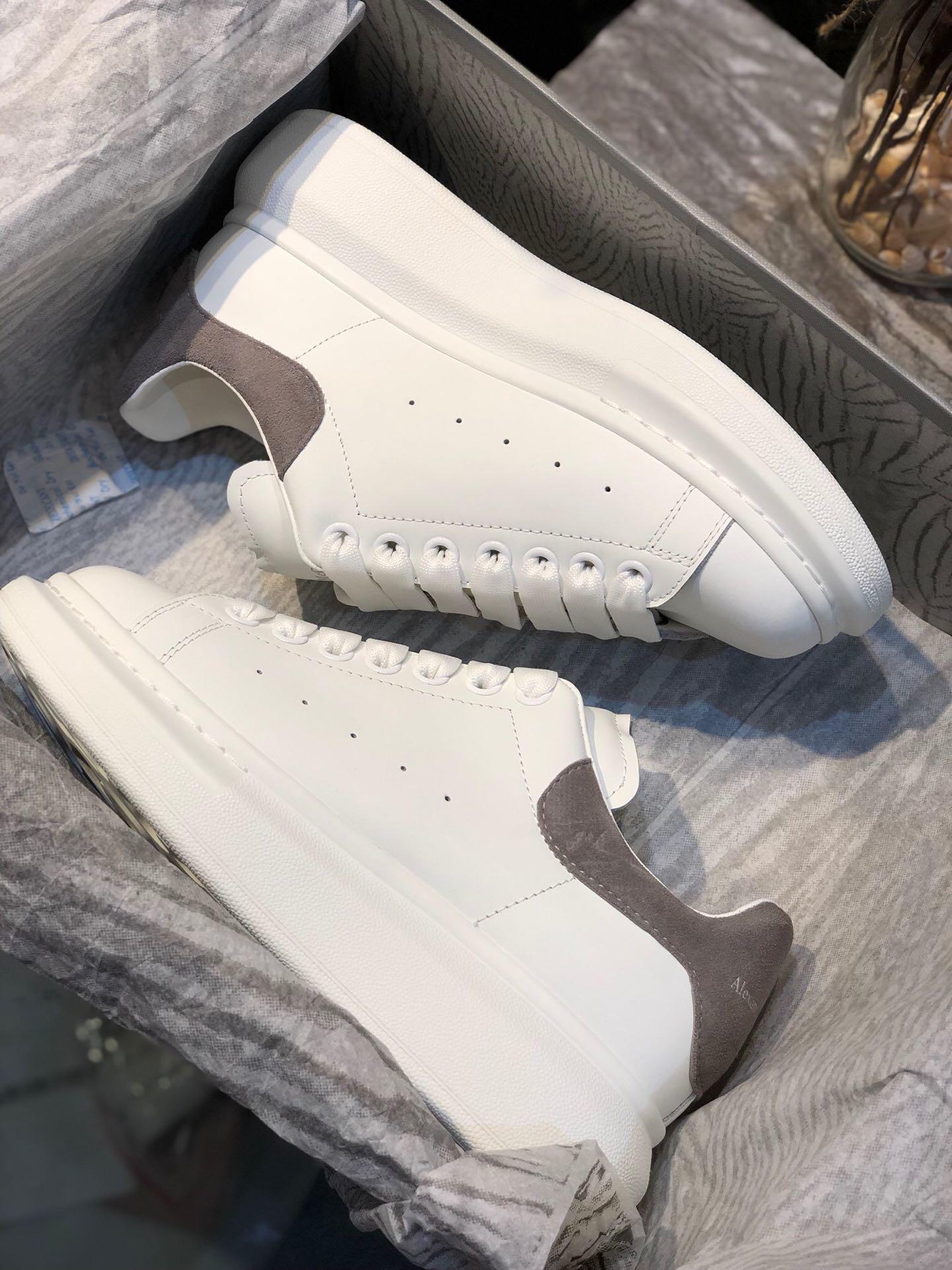 Alexander McQueen Fahion Sneaker White and grey suede heels MS100054