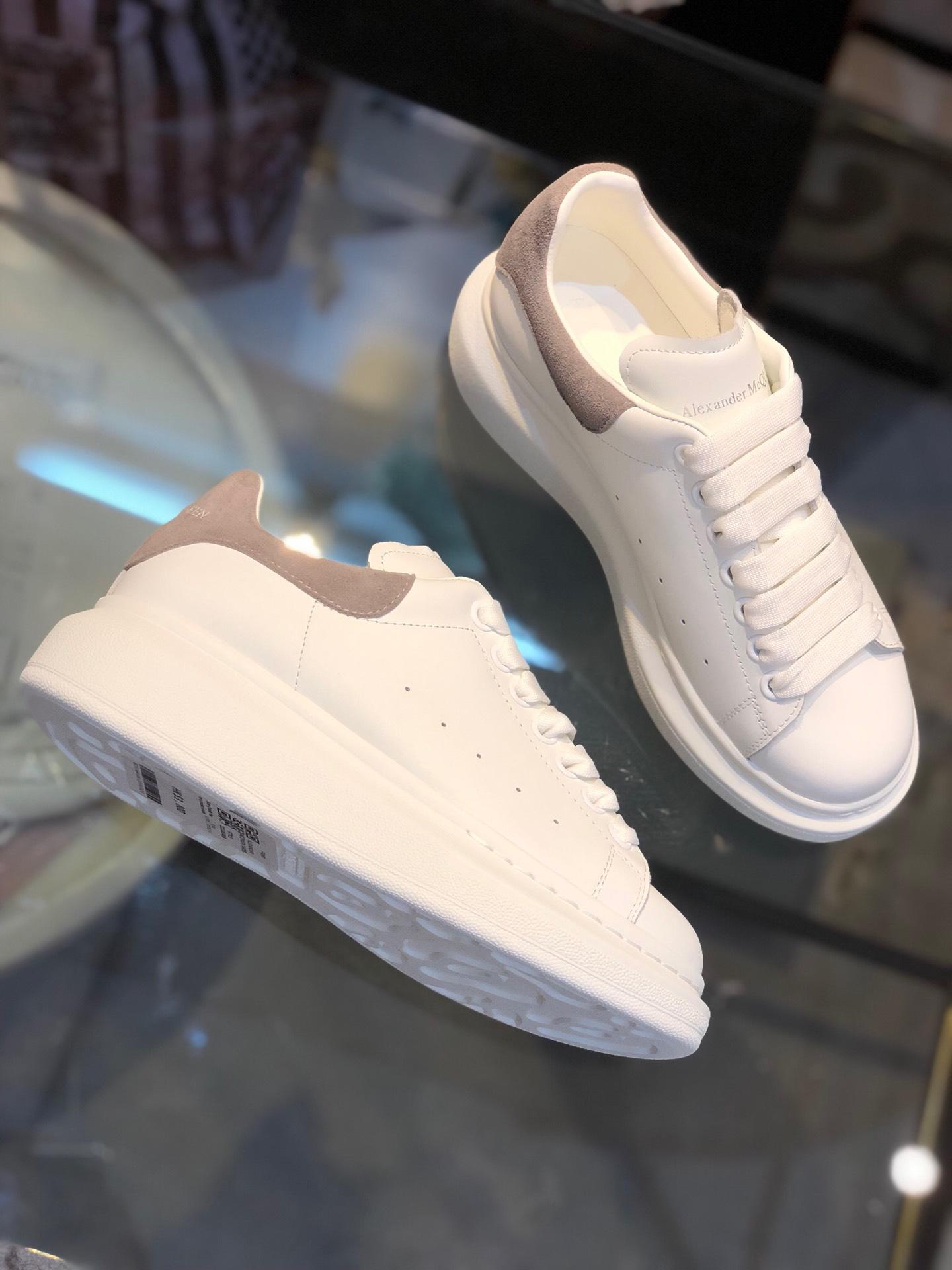 Alexander McQueen Fahion Sneaker White and grey suede heels MS100054