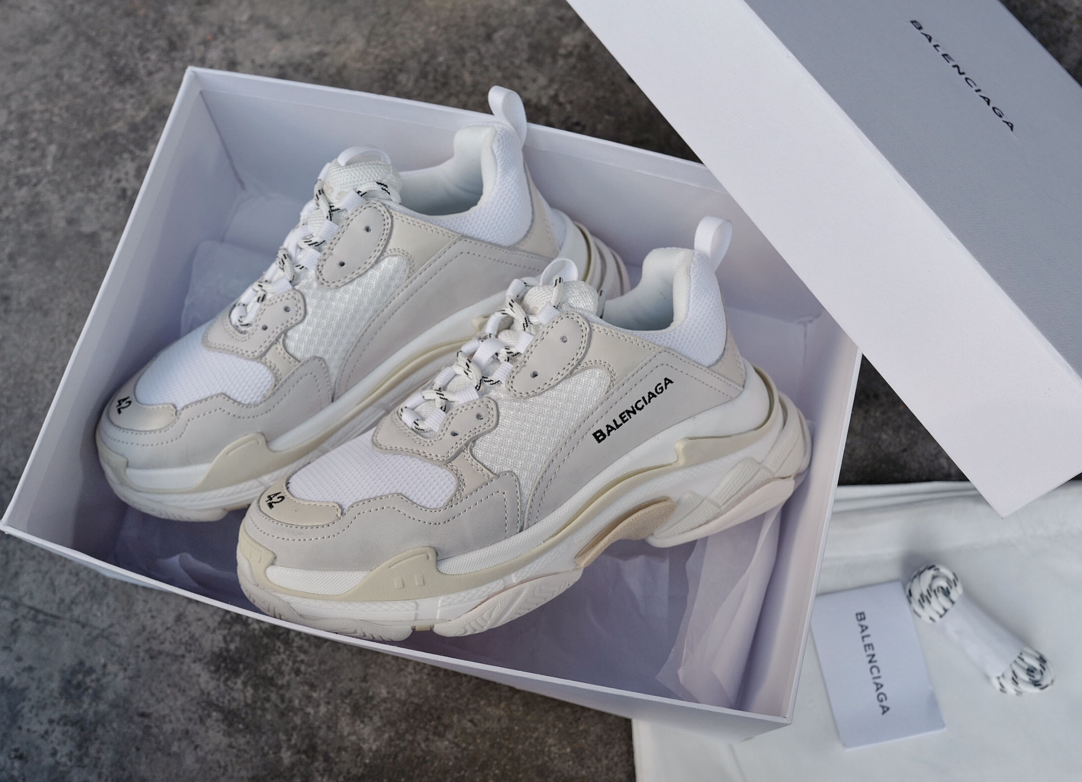 High Quality Balenciaga Triple S White Trainers Triple002