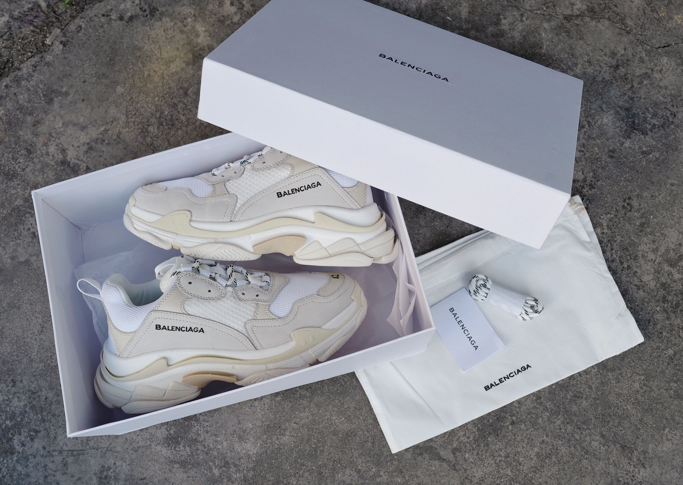 High Quality Balenciaga Triple S White Trainers Triple002