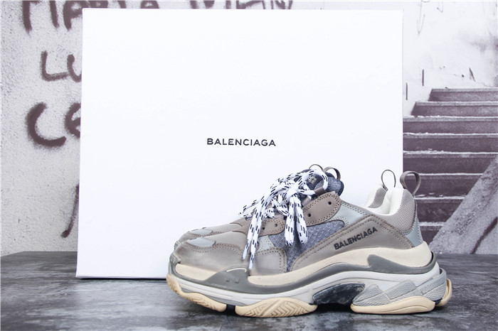 High Quality Balenciaga Triple S Sneaker Grey 6F0F45A7AC04