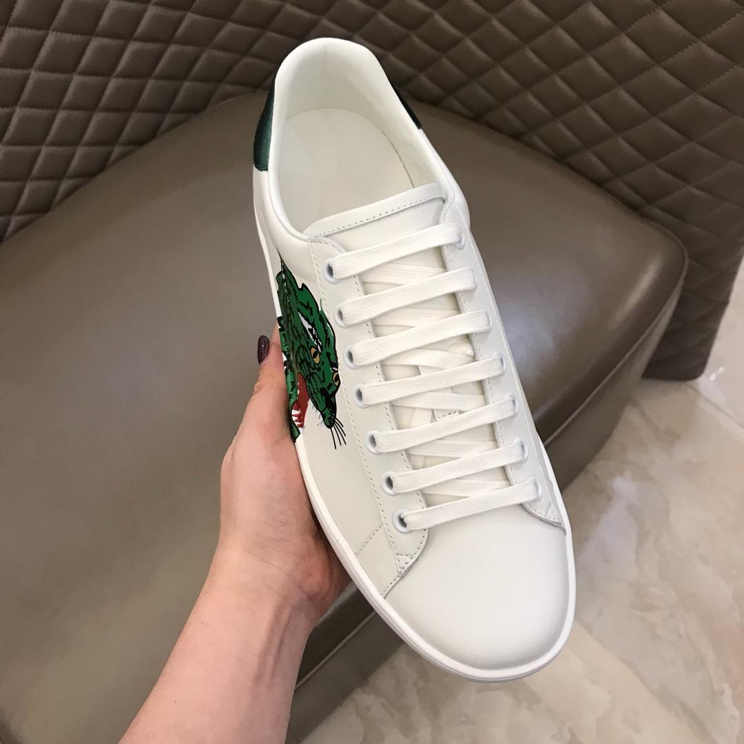 Gucci Perfect Quality Sneakers White and Green wolf head print with White rubber sole MS02700