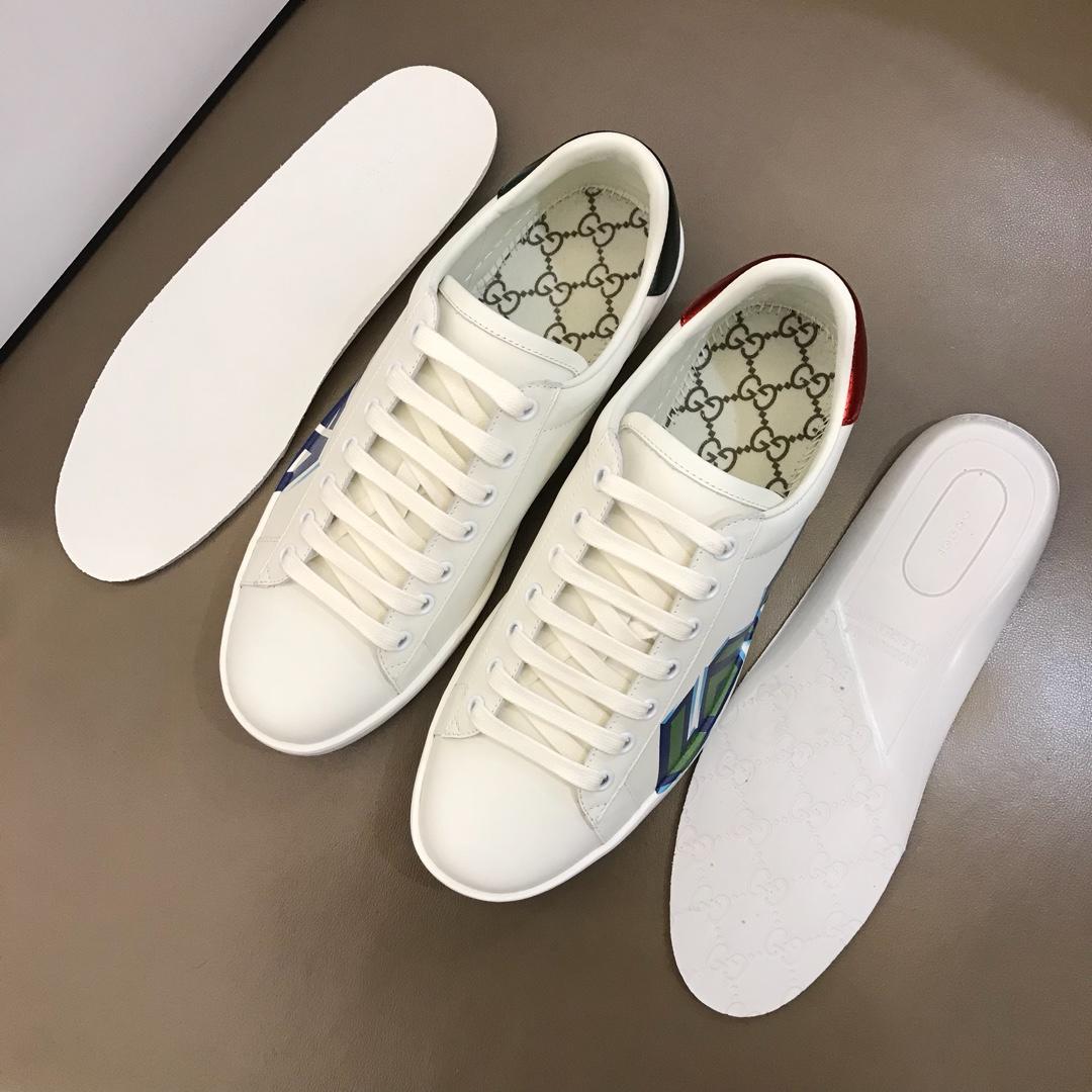 Gucci Perfect Quality Sneakers White and "Loved" print with White rubber sole MS02699