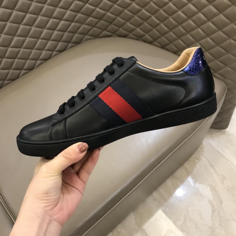Gucci Perfect Quality Sneakers Black and tiger embroidery with black sole MS02686